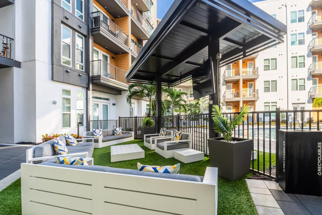 Apartament Tropical Field 1 Bed In Downtown With Free Parking Sankt Petersburg Zewnętrze zdjęcie